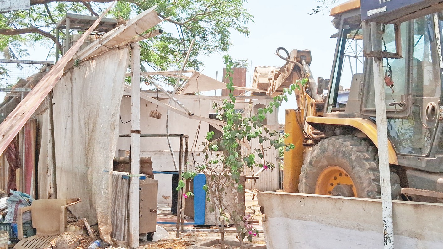 33 Illegal Shops Demolished in Nerul Following High Court Order