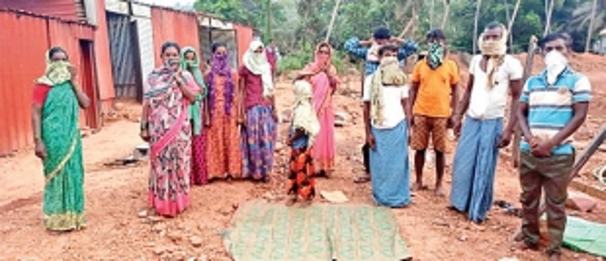 35 migrants abandoned  at two construction sites