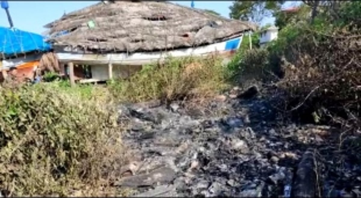 40 trawlers saved from fire at Chapora