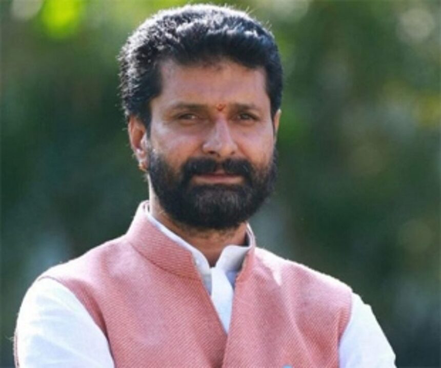 5 Oppn MLAs in touch with us; Ruling side may have 30 legislators soon: BJP’s C T Ravi