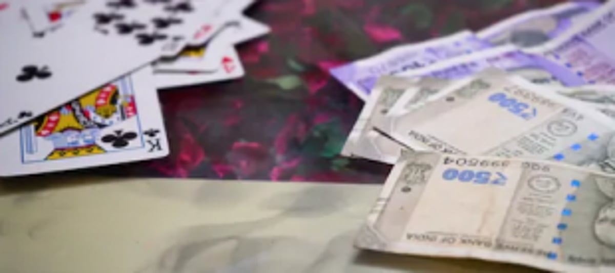 5 held in gambling raid at Calangute