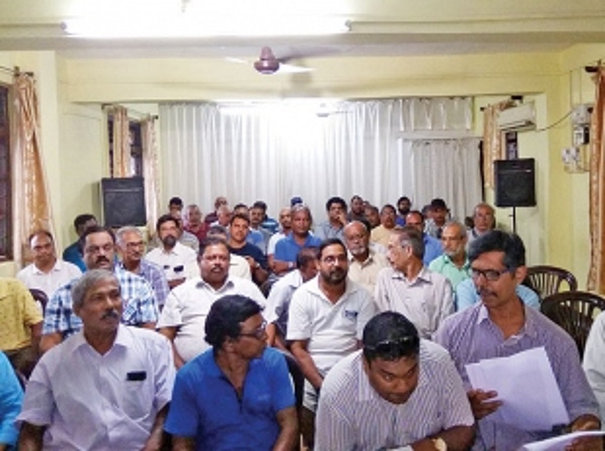 50 components of comunidade  oppose amendment in code