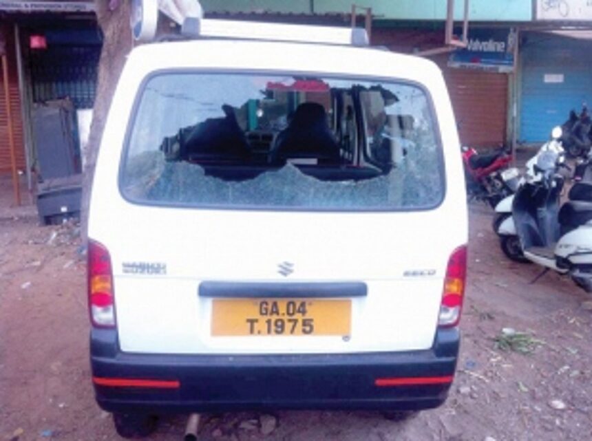 6 vehicles stoned in Vasco 1 6 vehicles stoned in Vasco