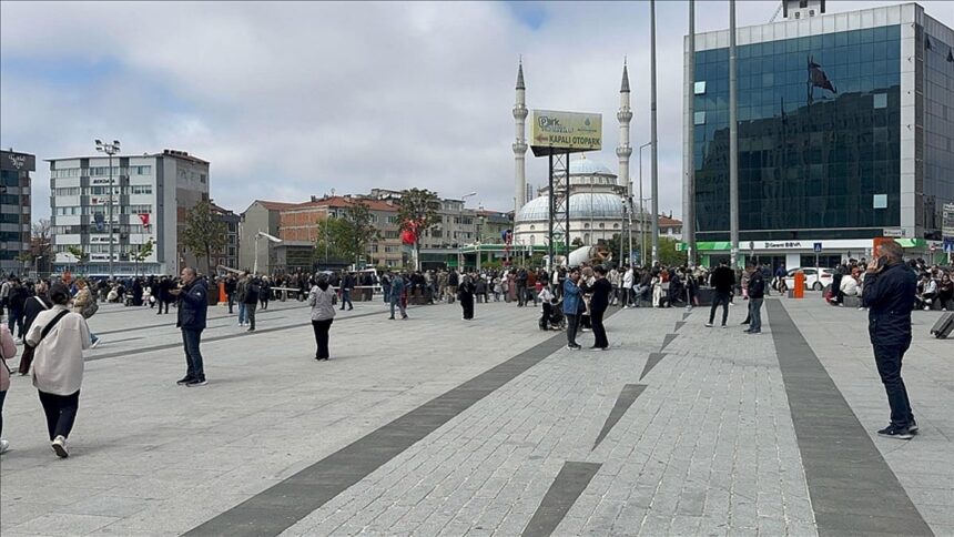 6.2-magnitude earthquake shakes Istanbul