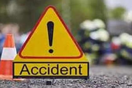 7 tourists injured as car rams into container truck at Mapusa