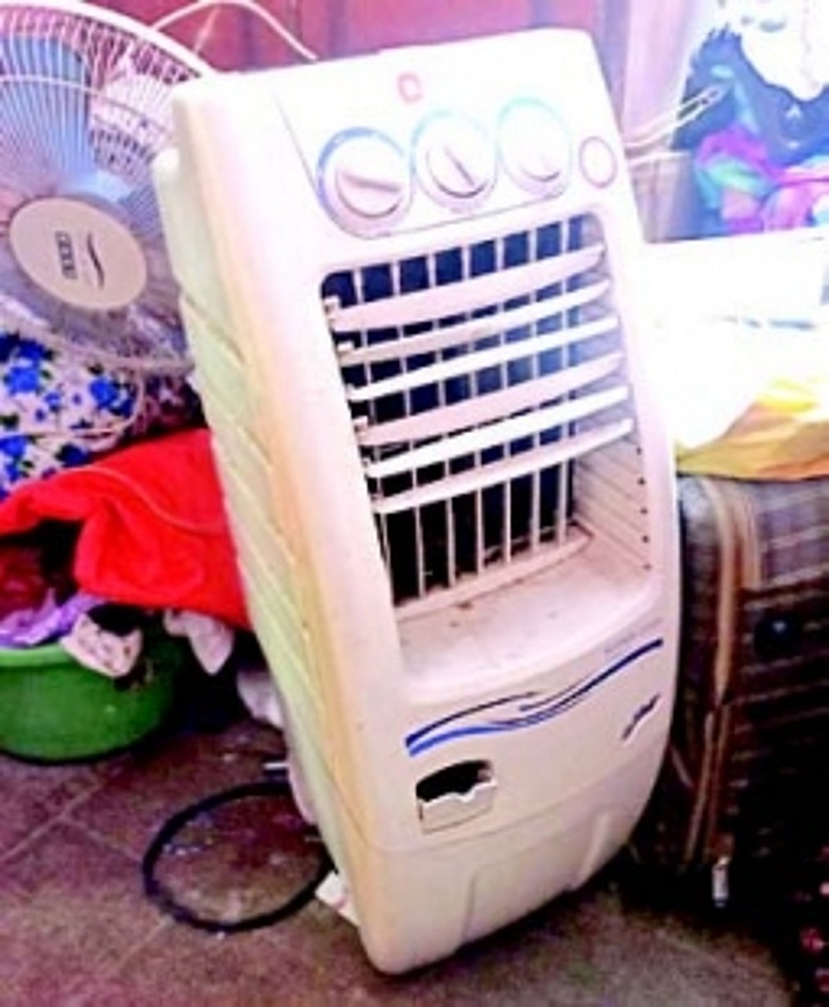 73 houses affected due to voltage spike at Adpai, Durbhat