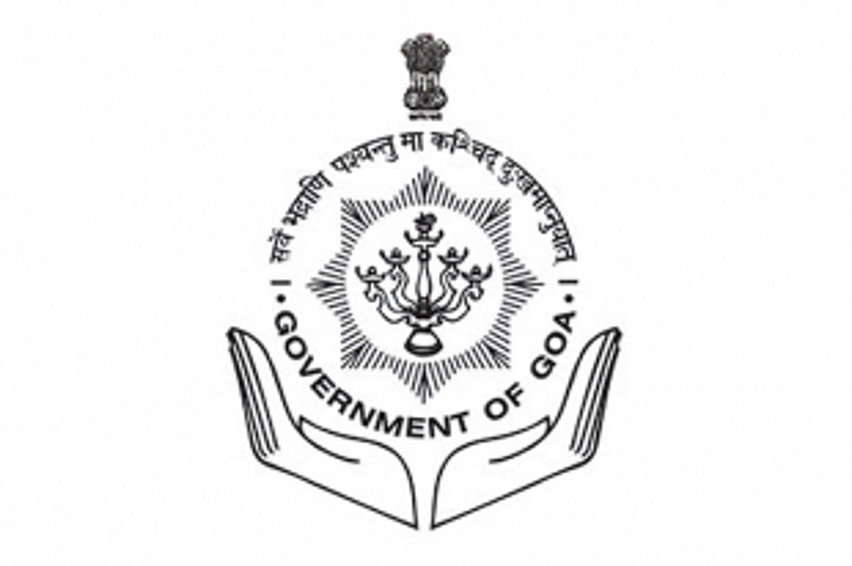 8 civil service officers transferred