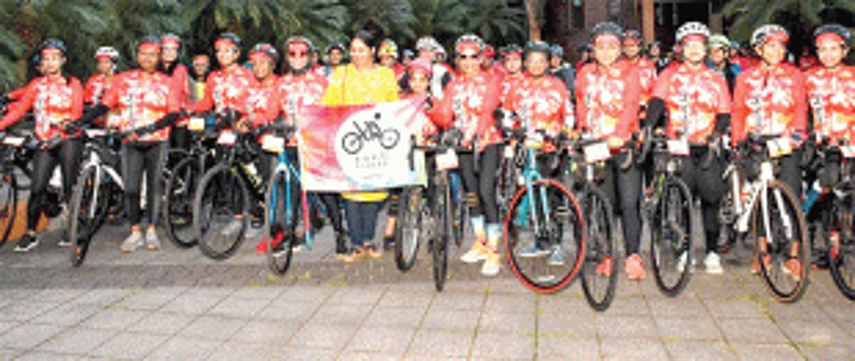 80 cyclists take part in the  ‘Go Girls Go’ ride