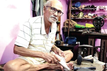 84-Year-Old Cobbler of Aldona: Raghoba Sataderkar’s 70 Years of Craft and Resilience