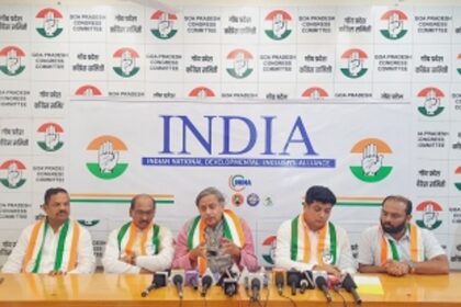 A Parliamentary system is being run Presidentially in India: Shashi Tharoor