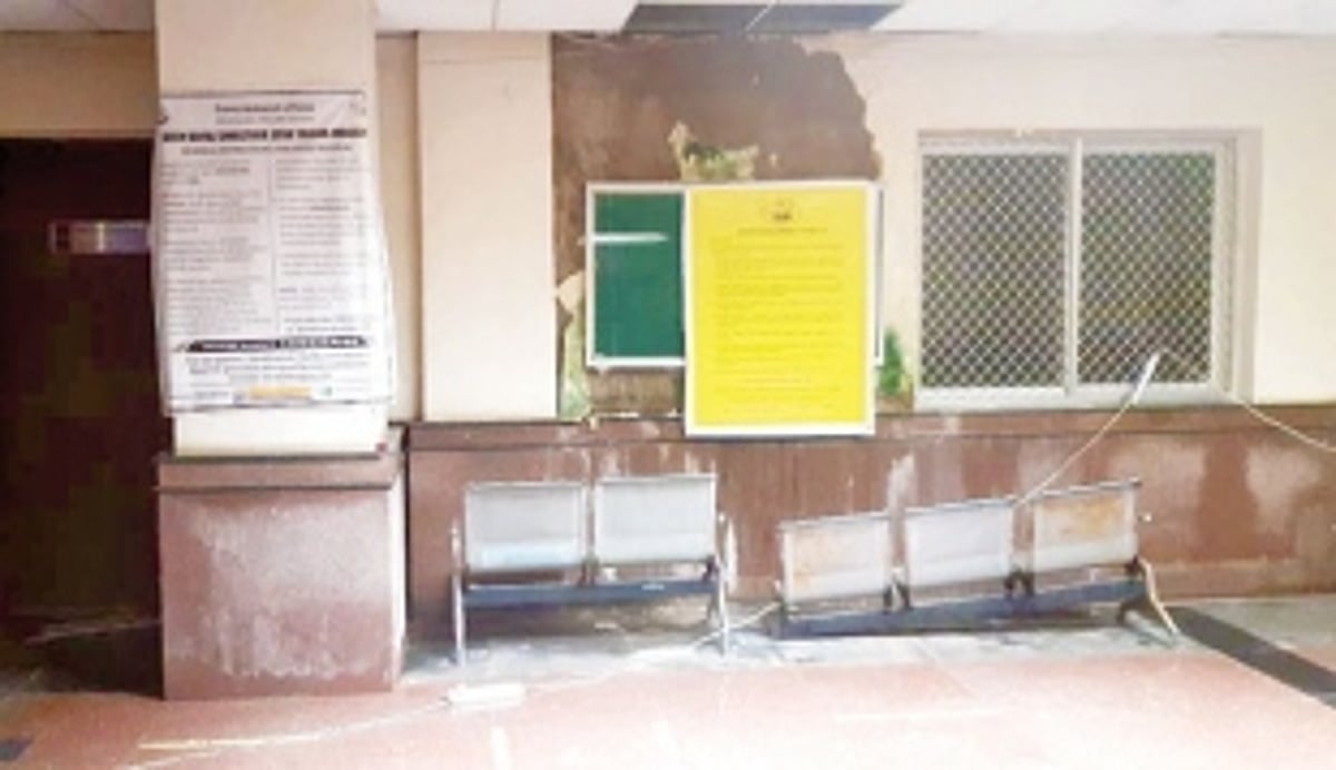 A collection of woes is leaking out from S Goa Collectorate