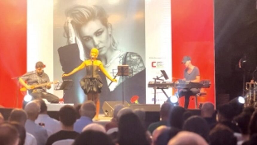 A dazzling performance to commemorate the Carnation Revolution through music