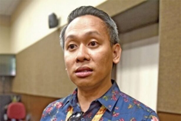 A grammy, 3 Tony's and a big fight for transgender justice: Meet Jhett Tolentino