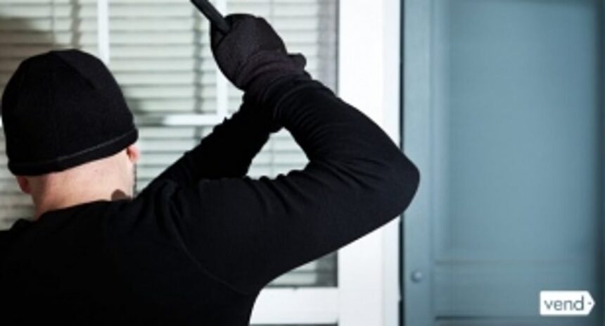 A local, 4 Bihar natives held for theft 1 A local, 4 Bihar natives held for theft