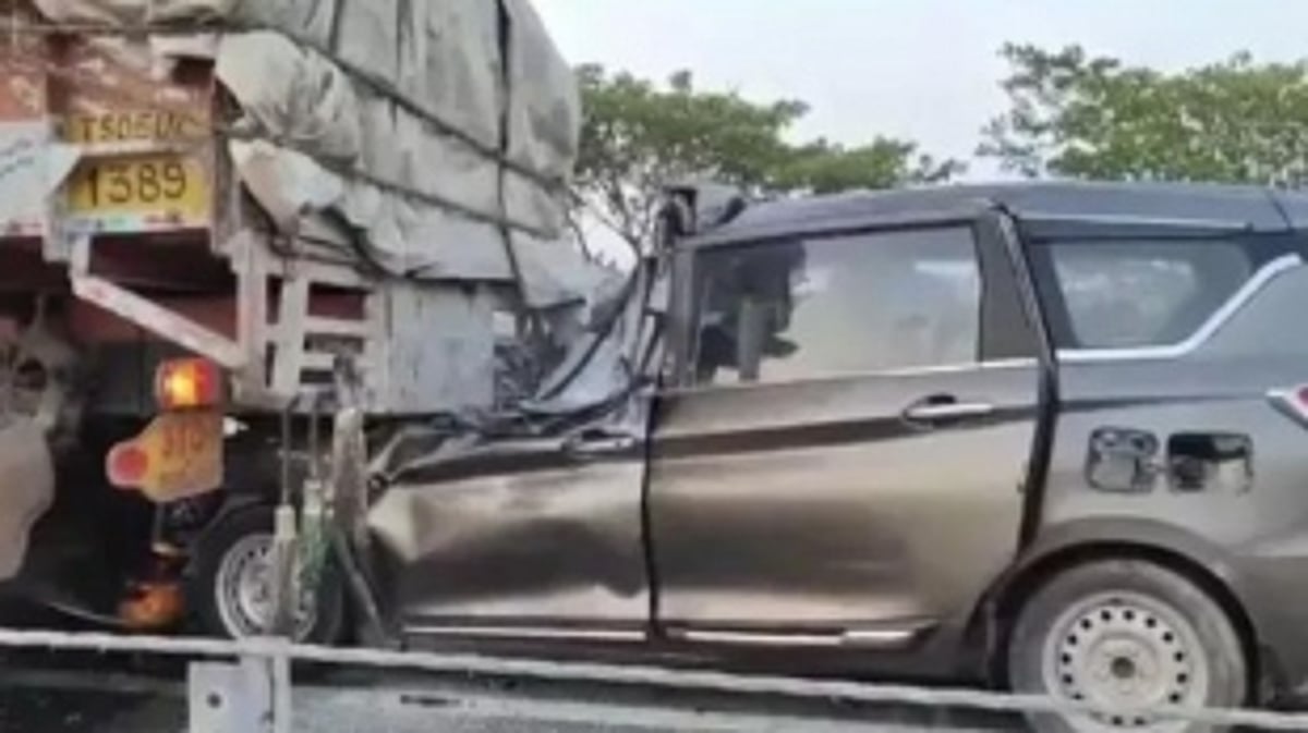 A massive accident claimed life of six, including infant