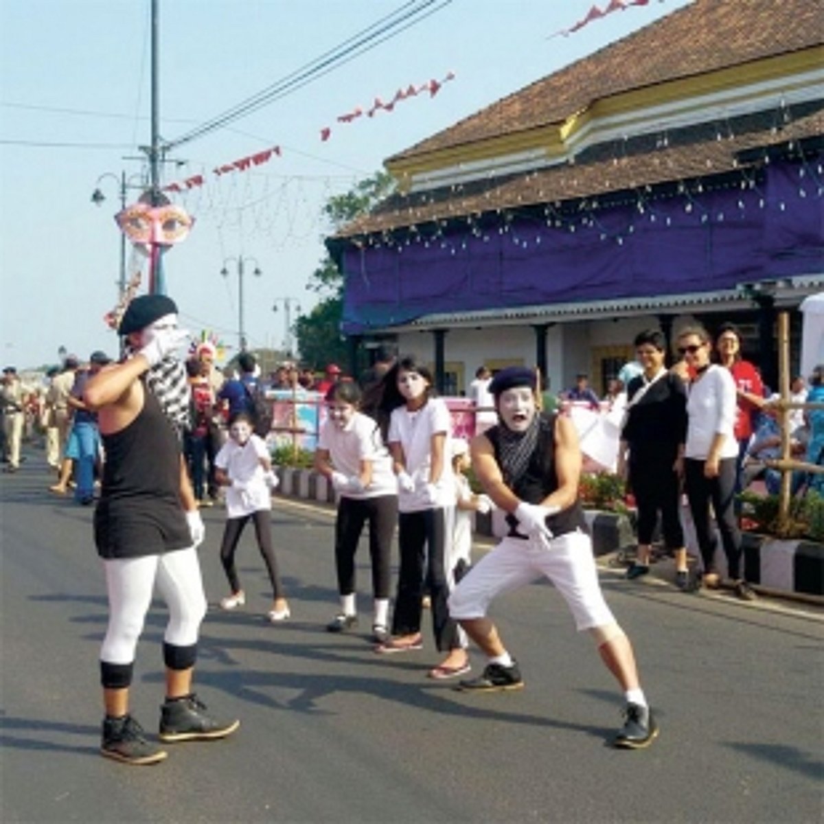 A master of movement and expression, a sculptor of silence!