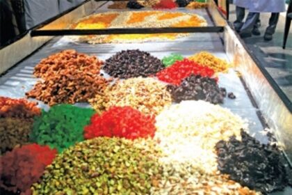 A merry morning of cake-mixing