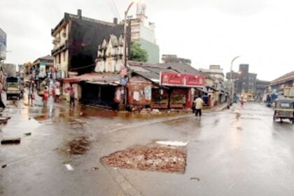 A warrior teaches WAR ON POTHOLES