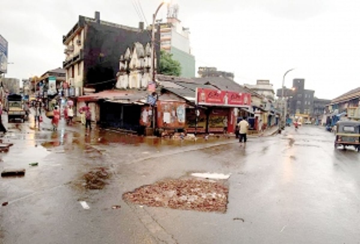 A warrior teaches WAR ON POTHOLES