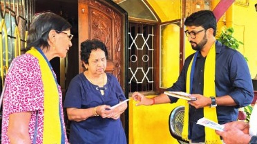 AAP Intensifies ‘BJPche Burak’ Campaign in South Goa With Door-to-Door Signature Drive Against Pothole-Ridden Roads 1 AAP Intensifies ‘BJPche Burak’ Campaign in South Goa With Door-to-Door Signature Drive Against Pothole-Ridden Roads