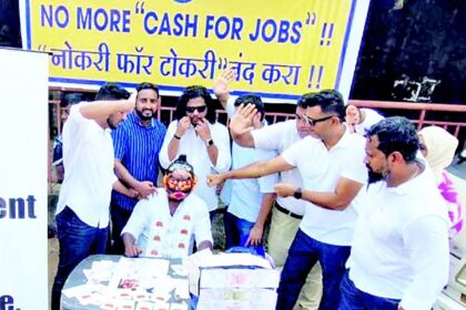 AAP Youth Wing mimics BJP stall selling government jobs