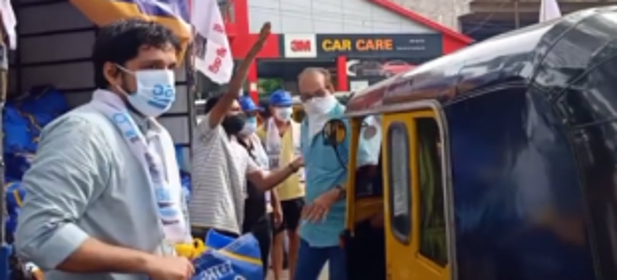 AAP distributes free ration kits  to flower vendors in Marcaim