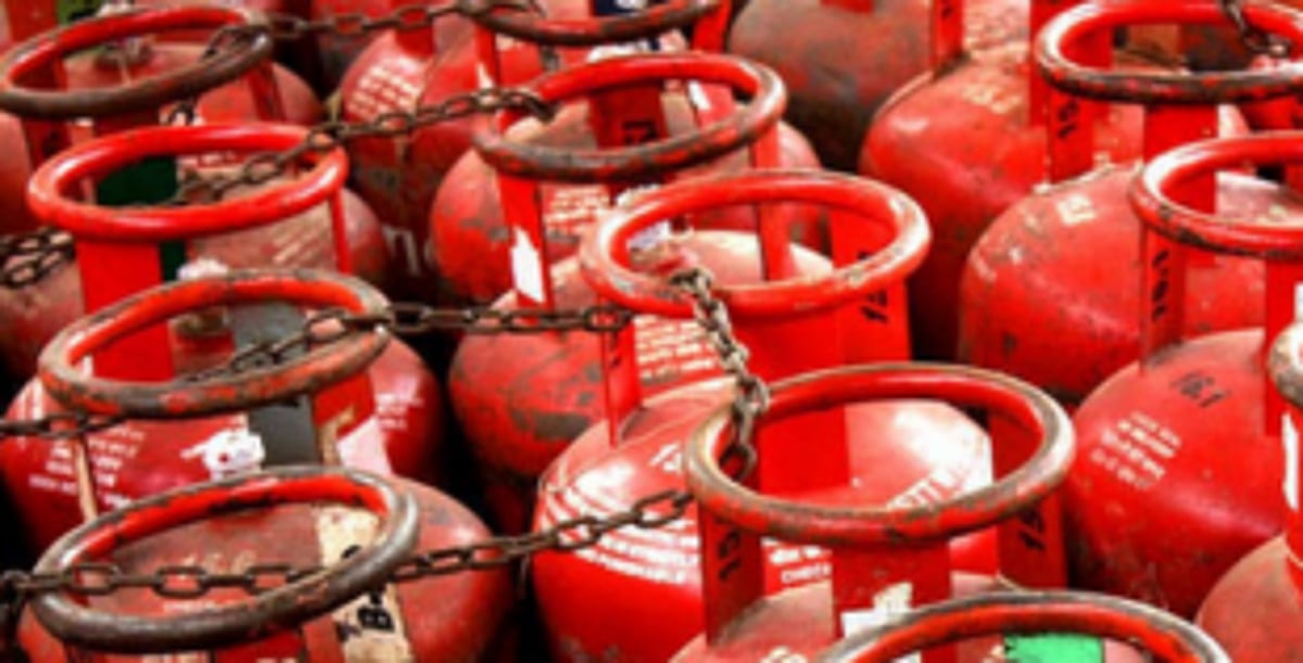 AAP flays govt over  price rise of essentials