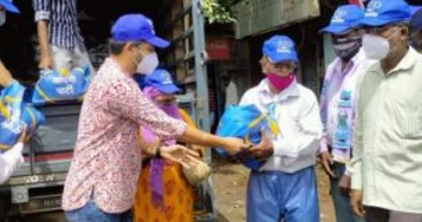 AAP provides ration to motorcycle, rickshaw, taxi drivers in Ponda