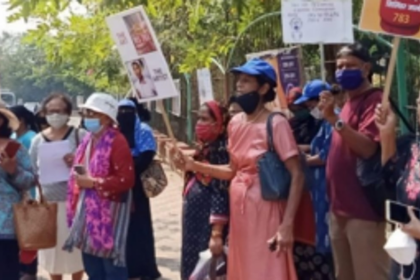 AAP women’s wing protests hike in LPG prices