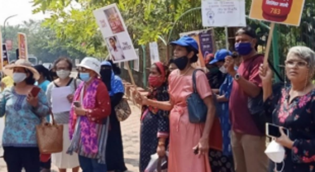 AAP women’s wing protests hike in LPG prices