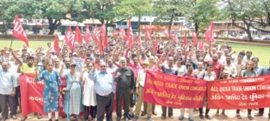 AITUC rejects Rs 100 hike in minimum wages, demands minimum of Rs 800 1 AITUC rejects Rs 100 hike in minimum wages, demands minimum of Rs 800