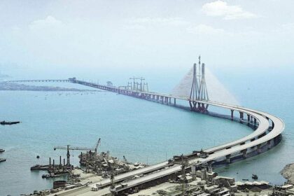 AN ENGINEERING MARVEL: The sweeping, 5.6-kilometre Bandra-Worli Sea Link that was inaugurated by Sonia Gandhi on Tuesday.