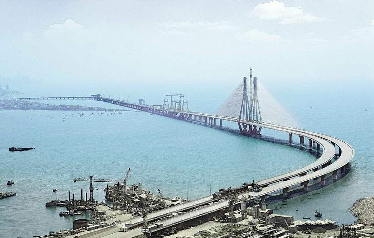 AN ENGINEERING MARVEL: The sweeping, 5.6-kilometre Bandra-Worli Sea Link that was inaugurated by Sonia Gandhi on Tuesday.
