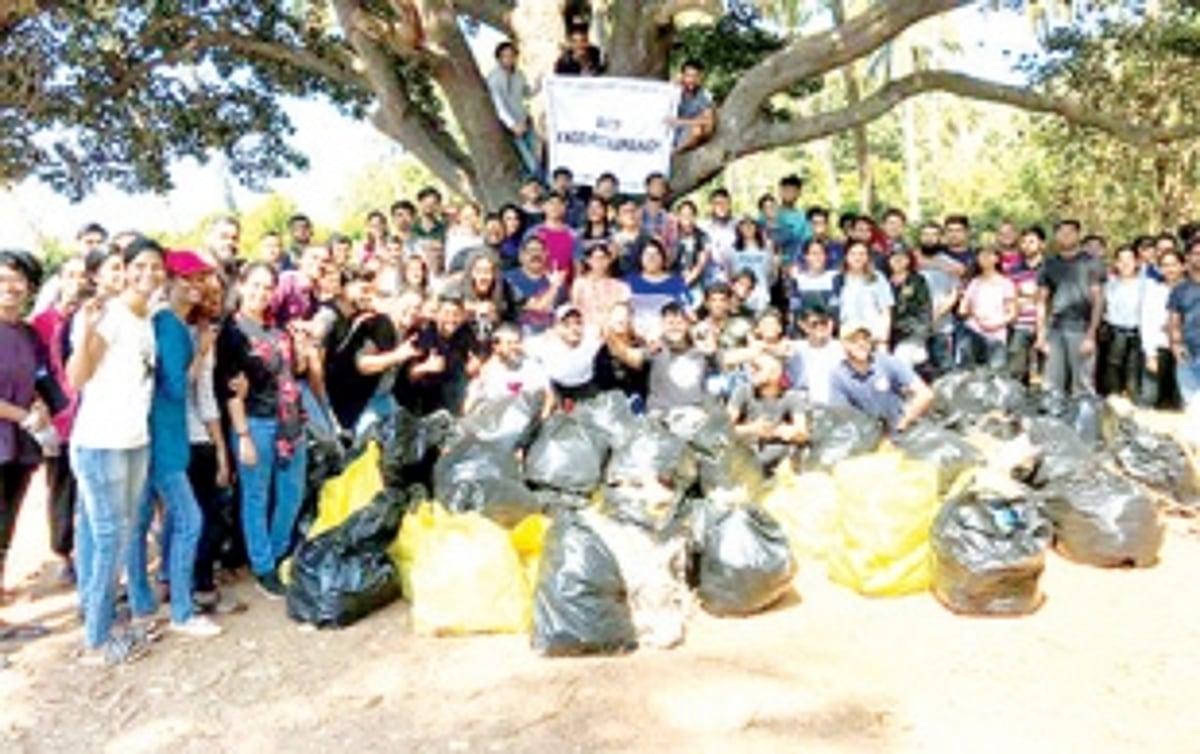 ANM Goa holds cleaning  drive at Cacra Beach