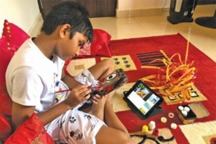 AVOIDS GIVING SPOILERS 4 Online mania? How do you make your kids fall in line