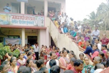 Aadhaar correction camps witness chaotic scenes