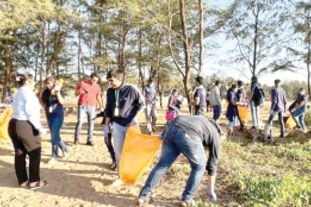Aakash BYJU’S students go plogging at Miramar beach