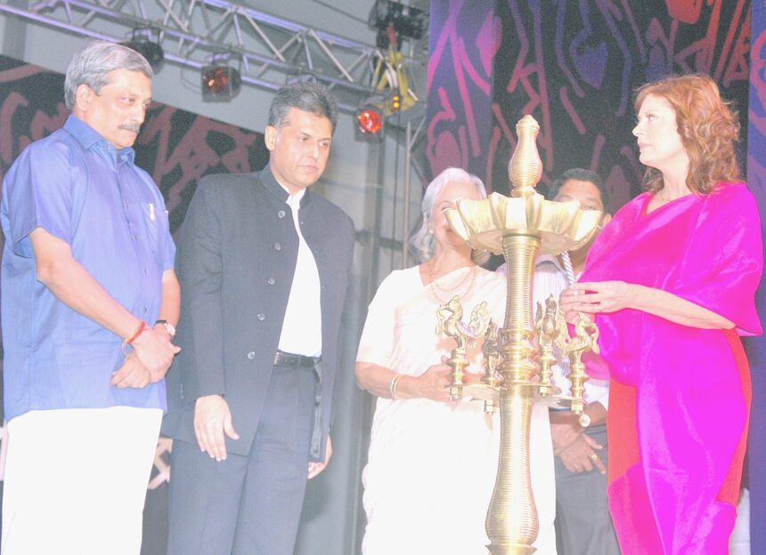 Academy Award winning Hollywood actress Susan Sarandon lights the ceremonial lamp to inaugurate IFFI as Chief Minister Manohar Parrikar, I&B Minister Manish Tewari and Bollywood actress Waheeda Rehman look on, on Wednesday.