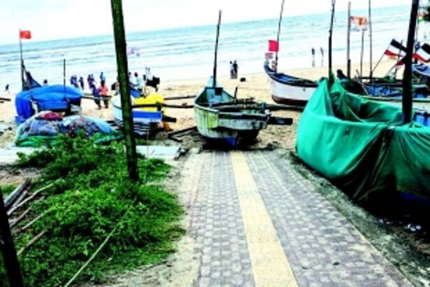Access to Benaulim beach blocked