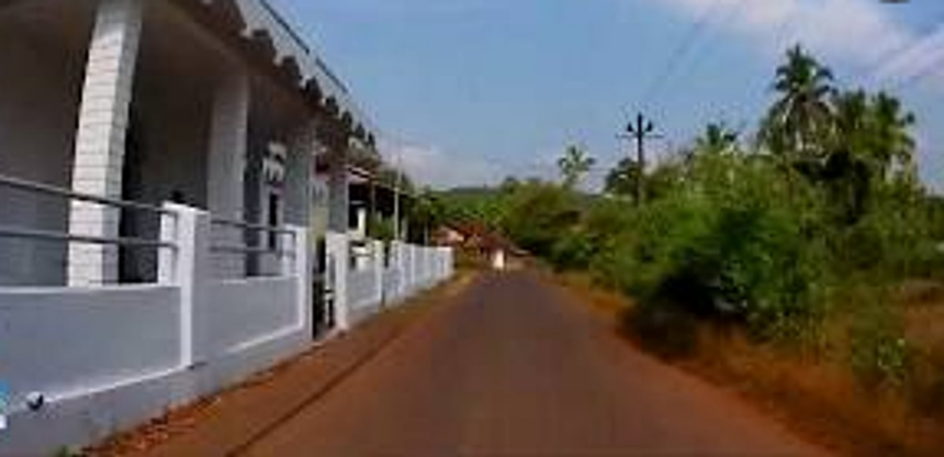 Accident-prone turn  near Olaulim cemetery