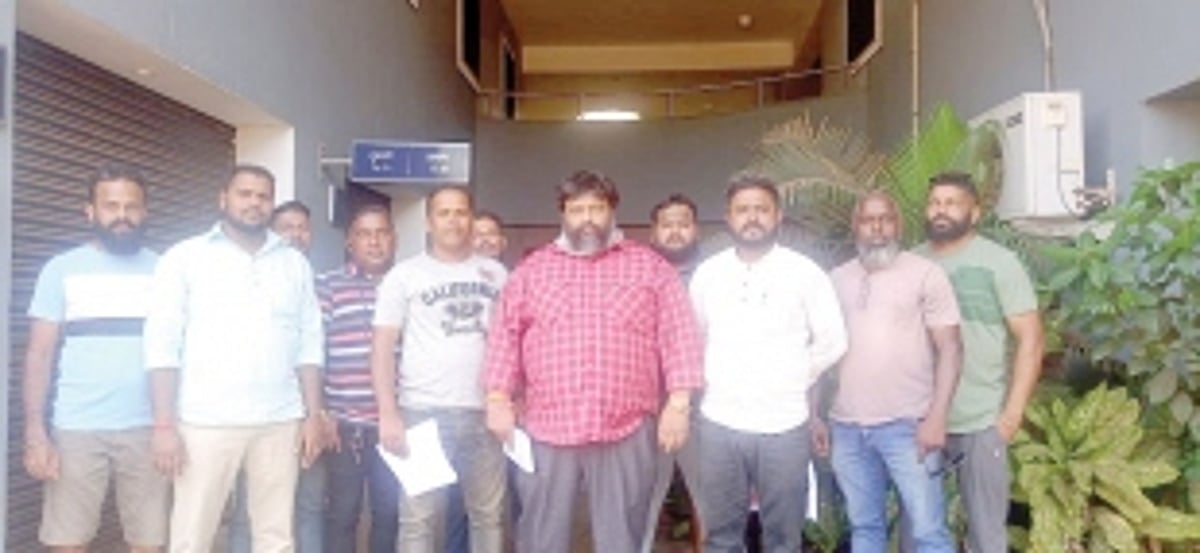 Activist appeals to solve problems of taximen at Mopa