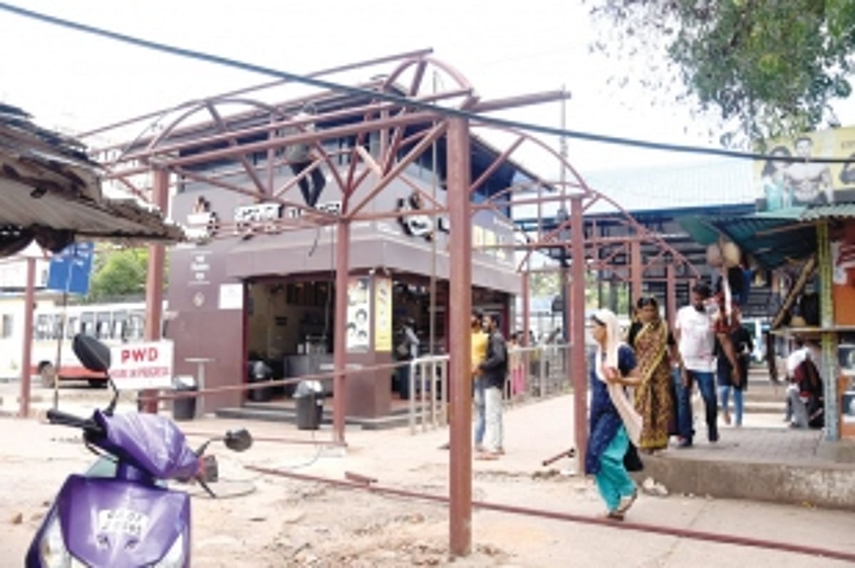 Activist demands removal of ‘illegal’  tea stall from KTC bus terminus