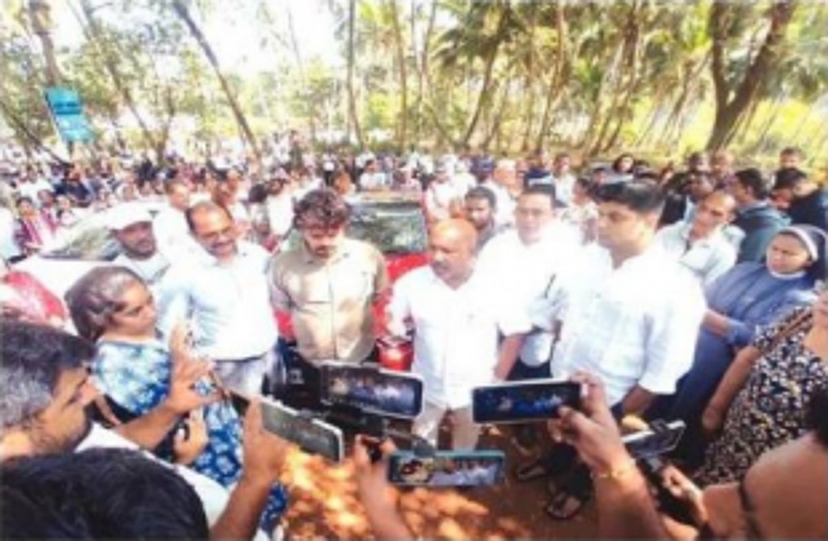 Activist ‘accused’ appear before Vasco Railway Police, defending a tsunami of charges