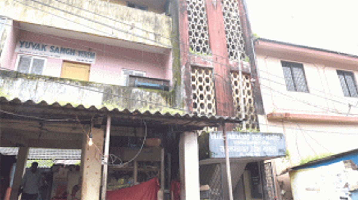 Activists slam political parties for ignoring panchayats