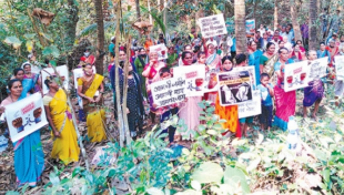 Affected Mopa farmers seek CM’s  help to resolve link road issue