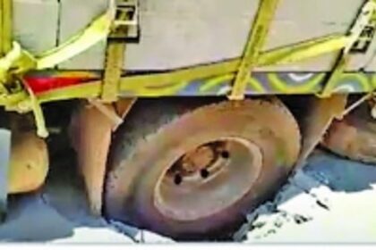After Panjim, road caves in at Duler, causes traffic chaos