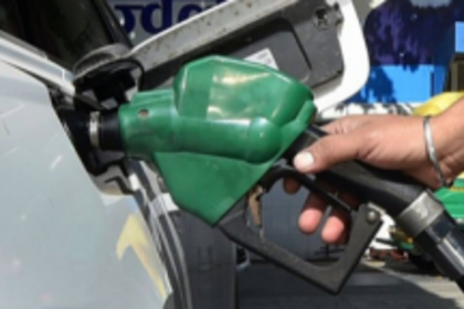 After a high rise, govt cuts  fuel price