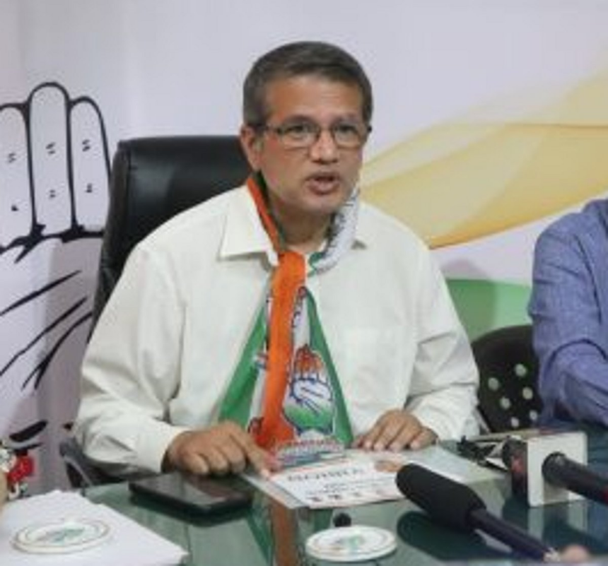 Aldona MLA inspects root cause of growing water hyacinth