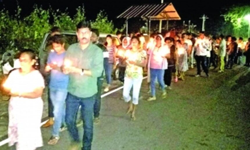 Aldona locals hold candlelight march to highlight Calvim Bridge issue