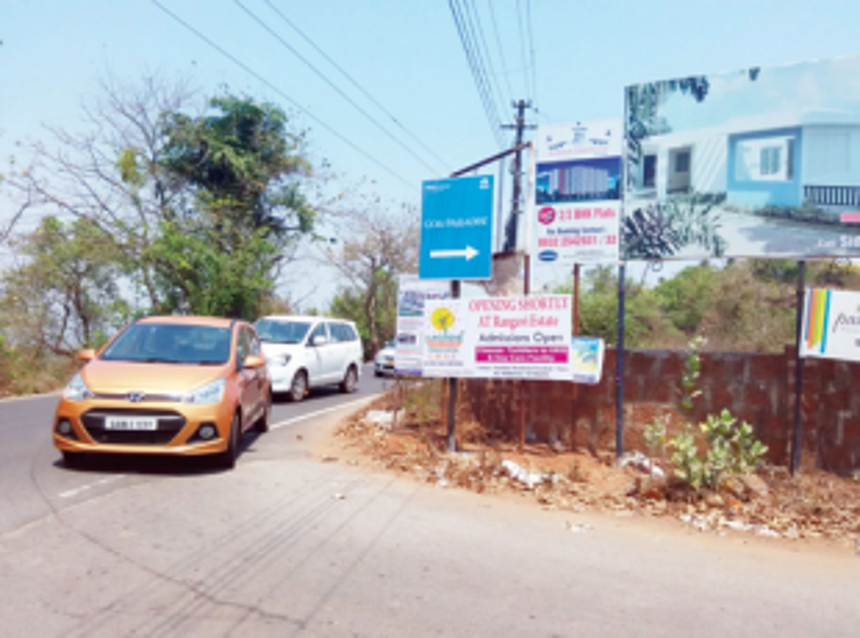 Alto-Dabolim locals demand removal of hoardings on blind curve